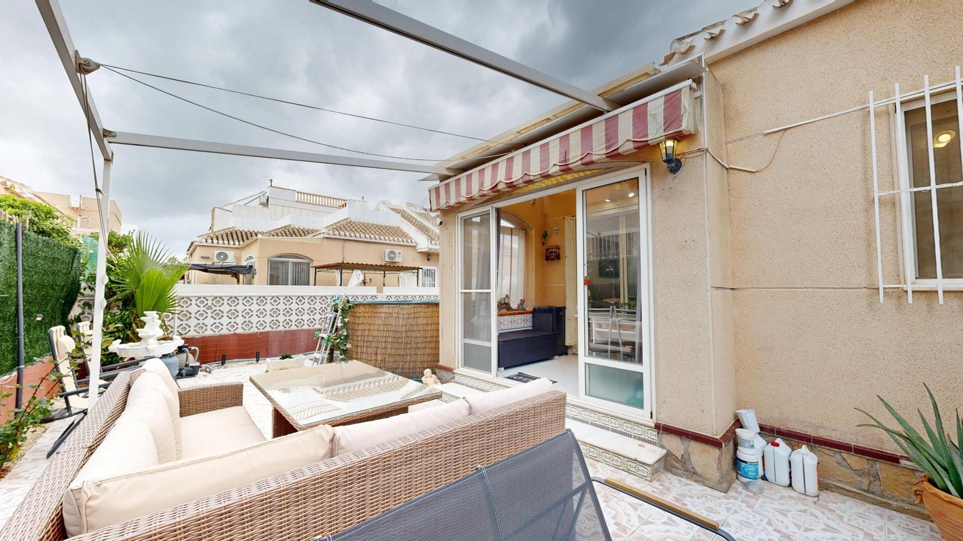 Kaupunkipientalo San Miguel de Salinas, Alicante, Espanja 3 makuuhuonetta, 94 m2 No. 189523