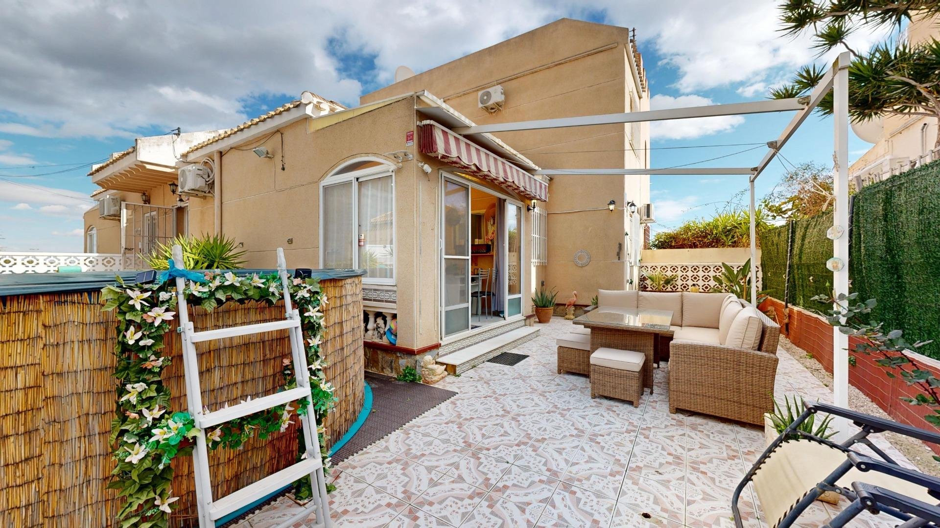 Kaupunkipientalo San Miguel de Salinas, Alicante, Espanja 3 makuuhuonetta, 94 m2 No. 189523
