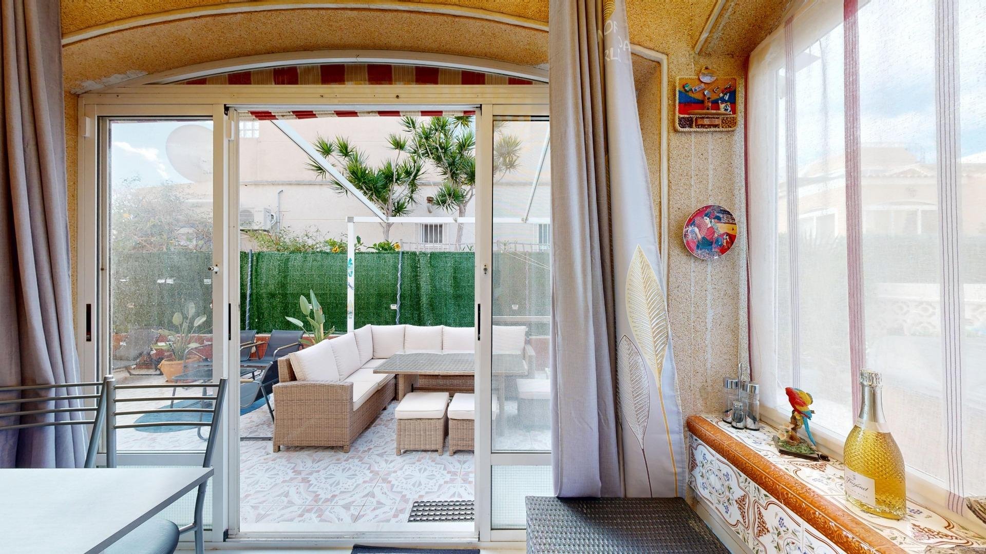Kaupunkipientalo San Miguel de Salinas, Alicante, Espanja 3 makuuhuonetta, 94 m2 No. 189523