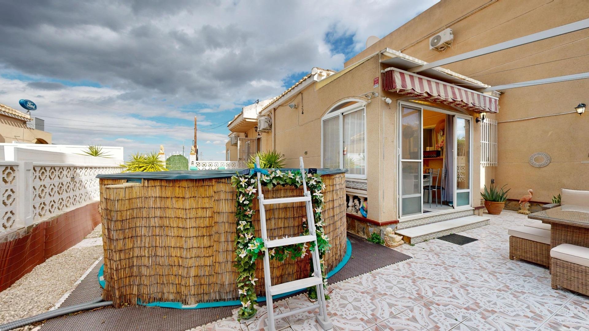 Kaupunkipientalo San Miguel de Salinas, Alicante, Espanja 3 makuuhuonetta, 94 m2 No. 189523