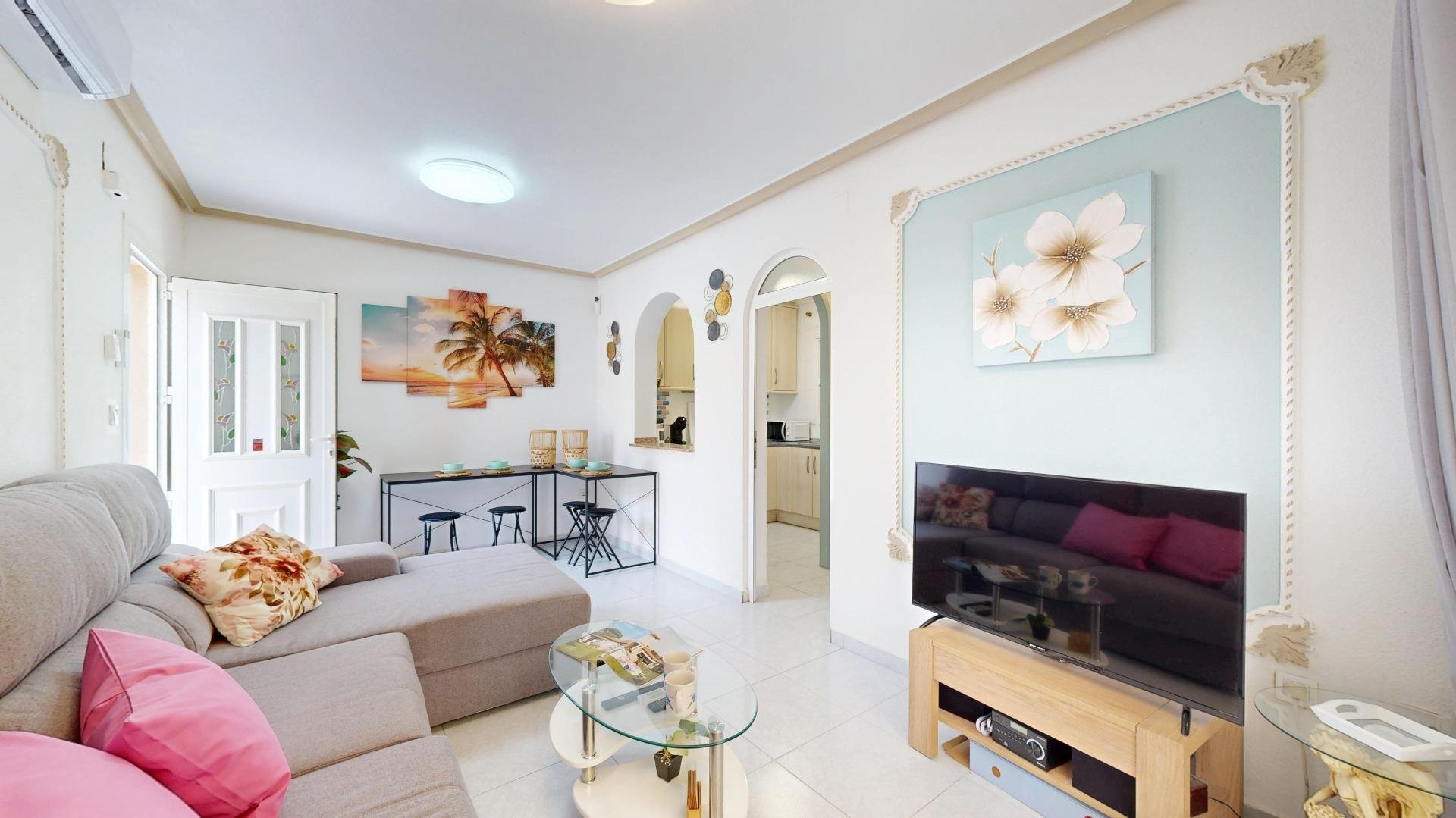 Kaupunkipientalo San Miguel de Salinas, Alicante, Espanja 3 makuuhuonetta, 94 m2 No. 189523