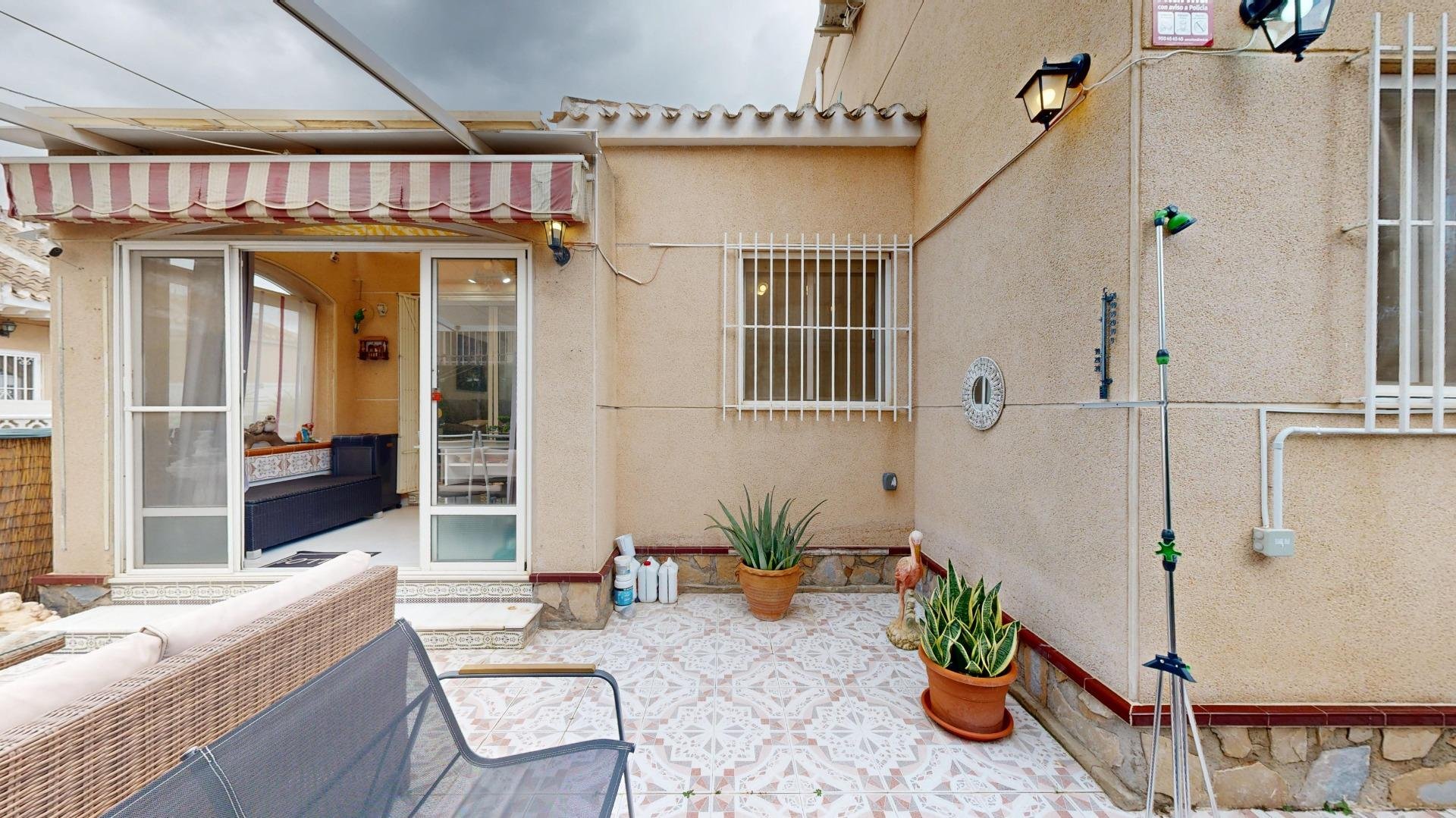 Kaupunkipientalo San Miguel de Salinas, Alicante, Espanja 3 makuuhuonetta, 94 m2 No. 189523