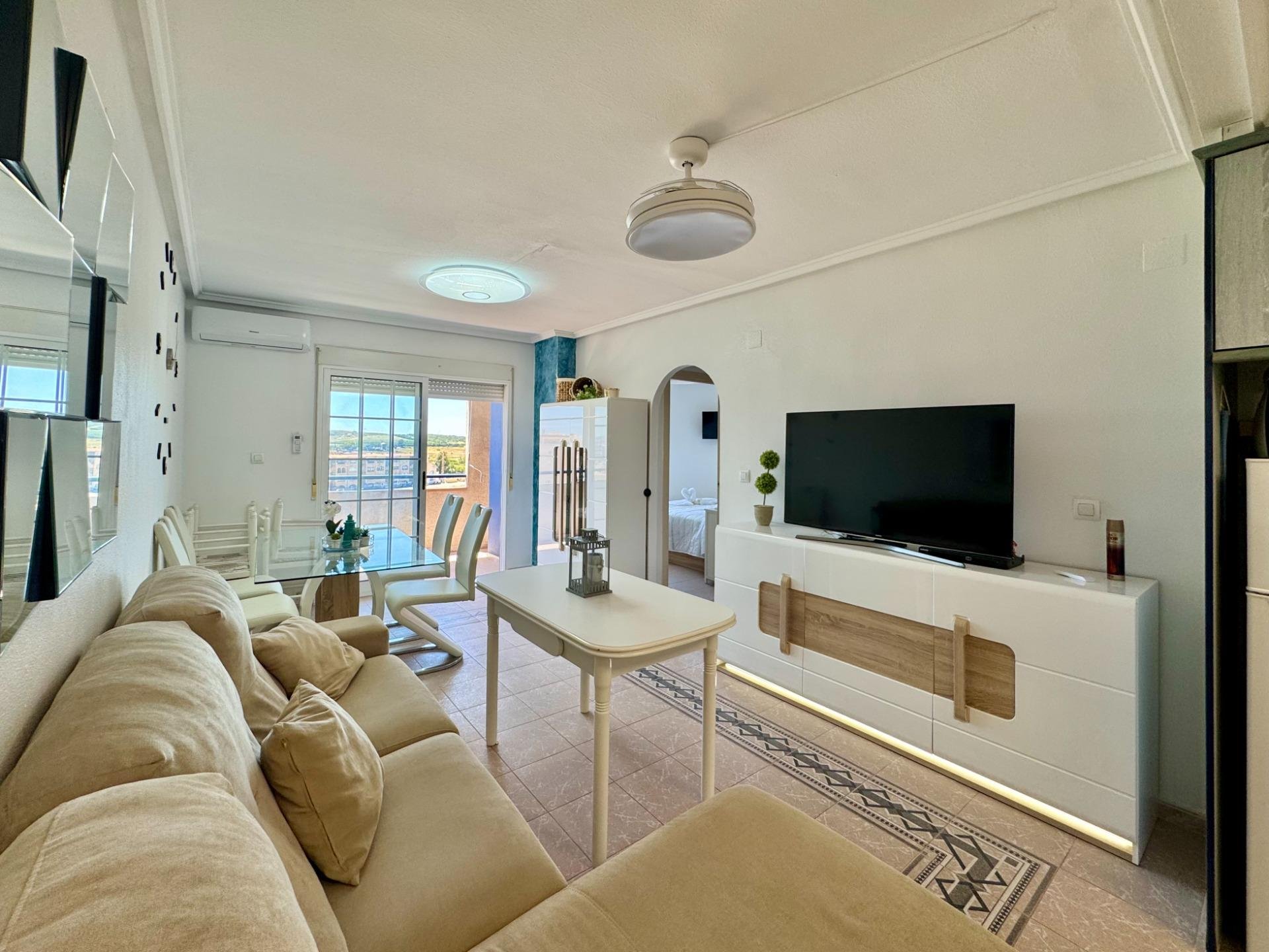 Apartment à Torrevieja, Alicante, Espagne 2 chambres, 53 m2 No. 189522