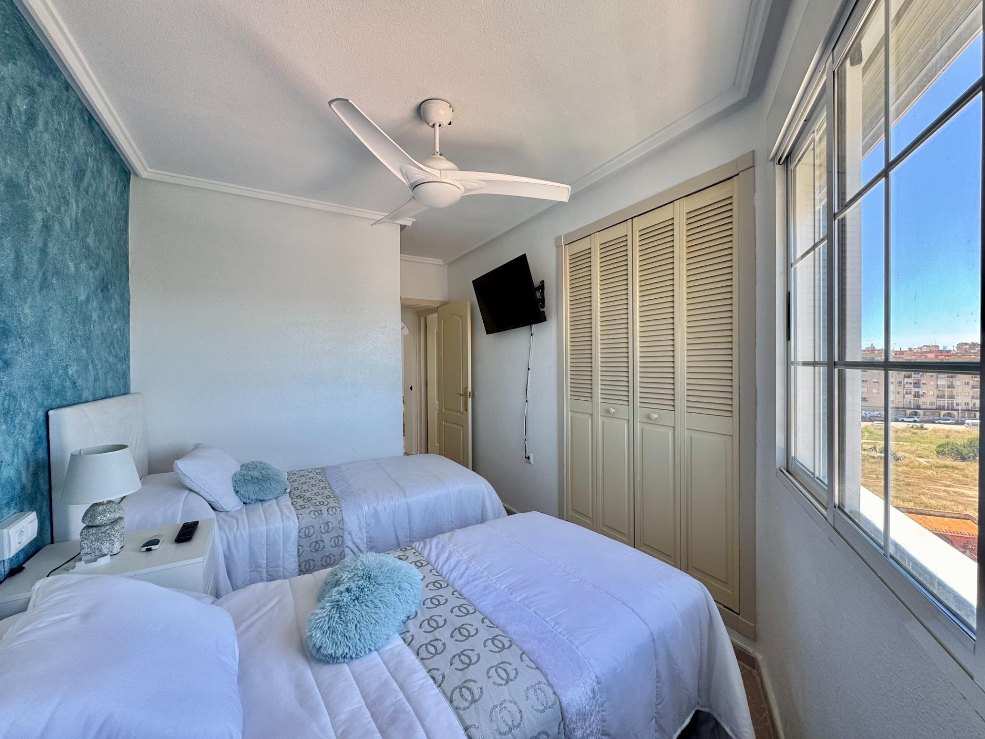 Apartment à Torrevieja, Alicante, Espagne 2 chambres, 53 m2 No. 189522