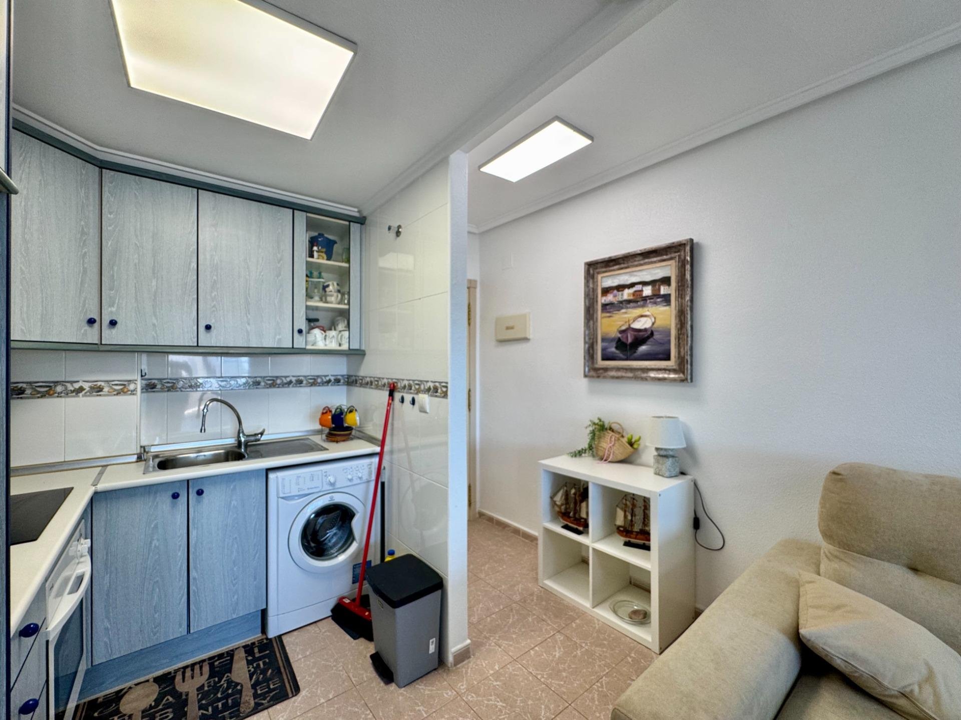 Apartment à Torrevieja, Alicante, Espagne 2 chambres, 53 m2 No. 189522