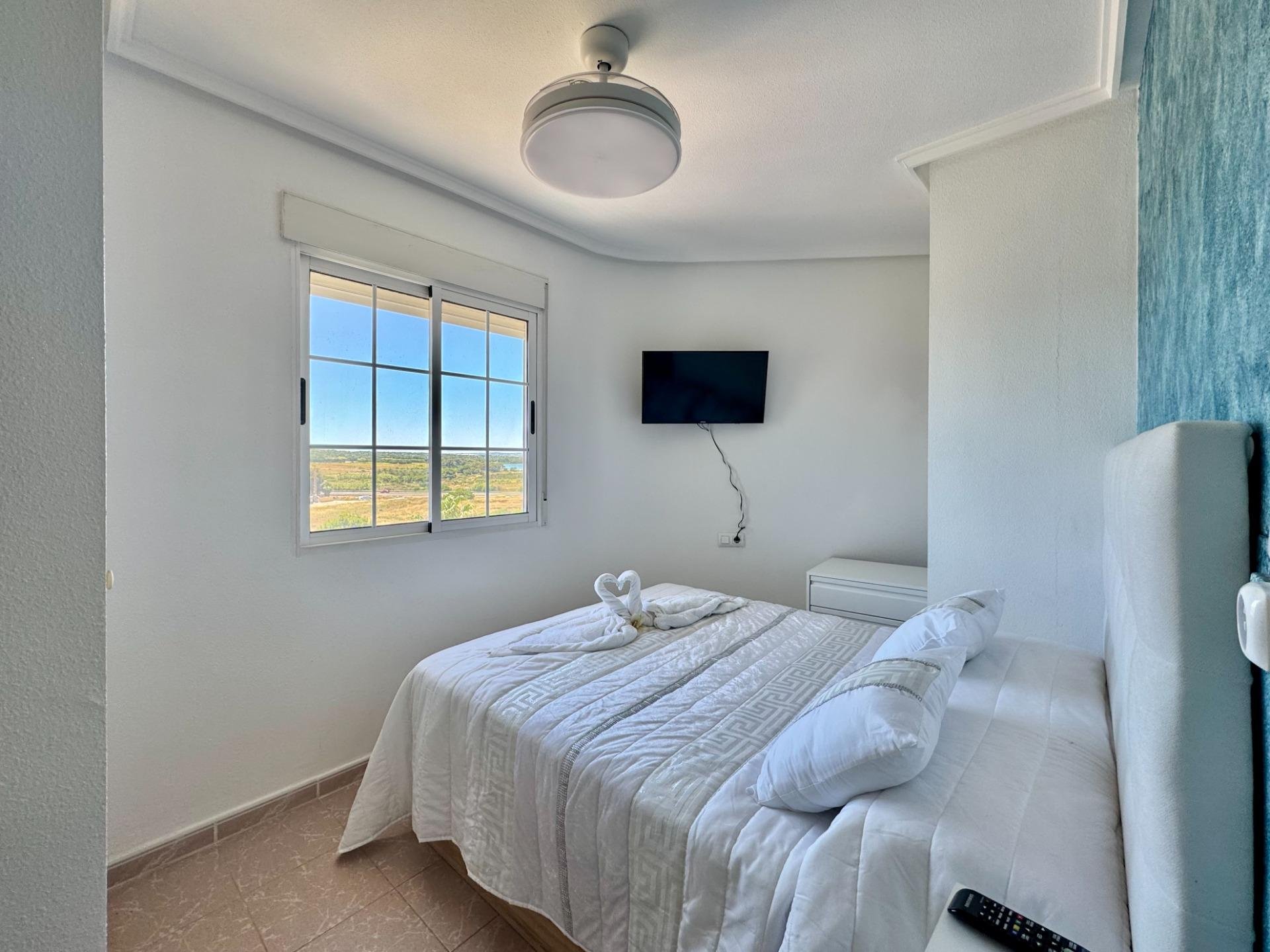 Apartment à Torrevieja, Alicante, Espagne 2 chambres, 53 m2 No. 189522