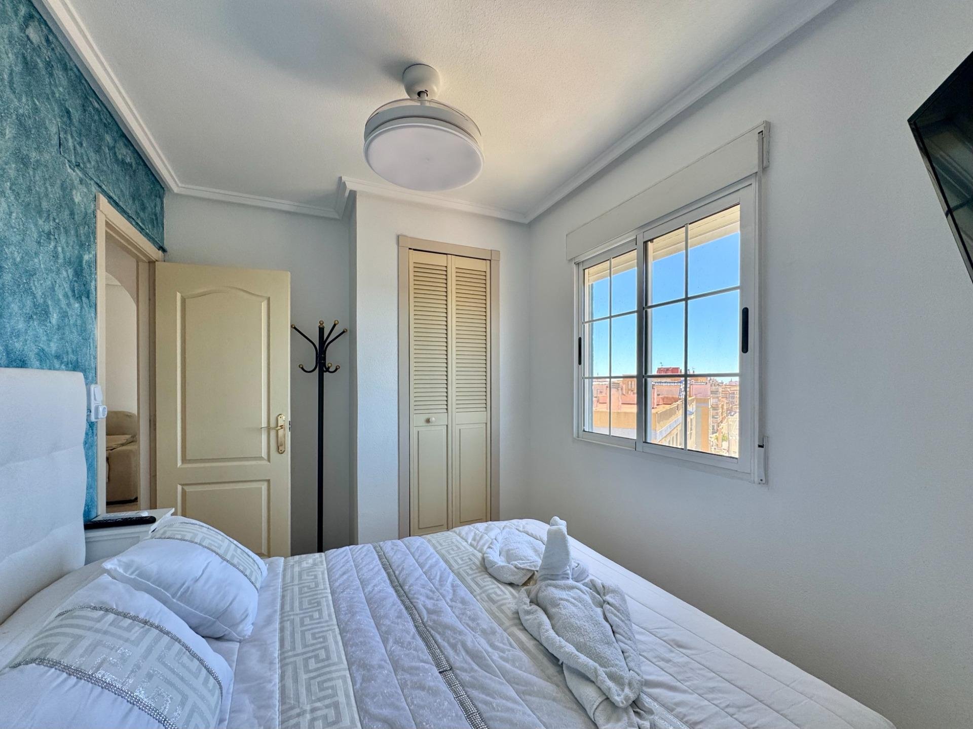 Apartment à Torrevieja, Alicante, Espagne 2 chambres, 53 m2 No. 189522