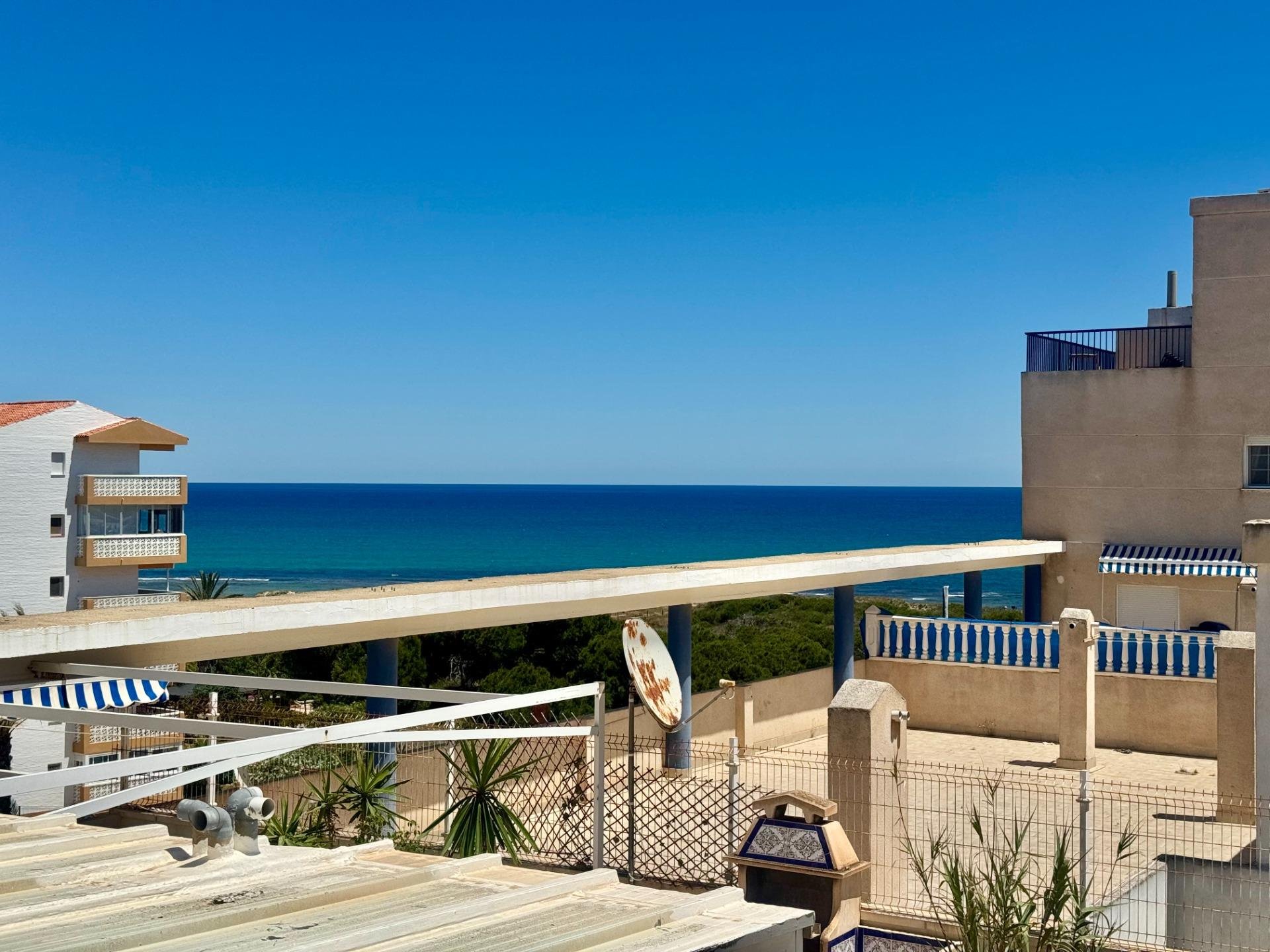 Apartment à Torrevieja, Alicante, Espagne 2 chambres, 53 m2 No. 189522