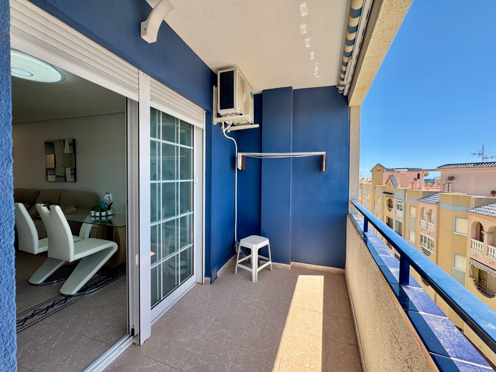 Apartment à Torrevieja, Alicante, Espagne 2 chambres, 53 m2 No. 189522