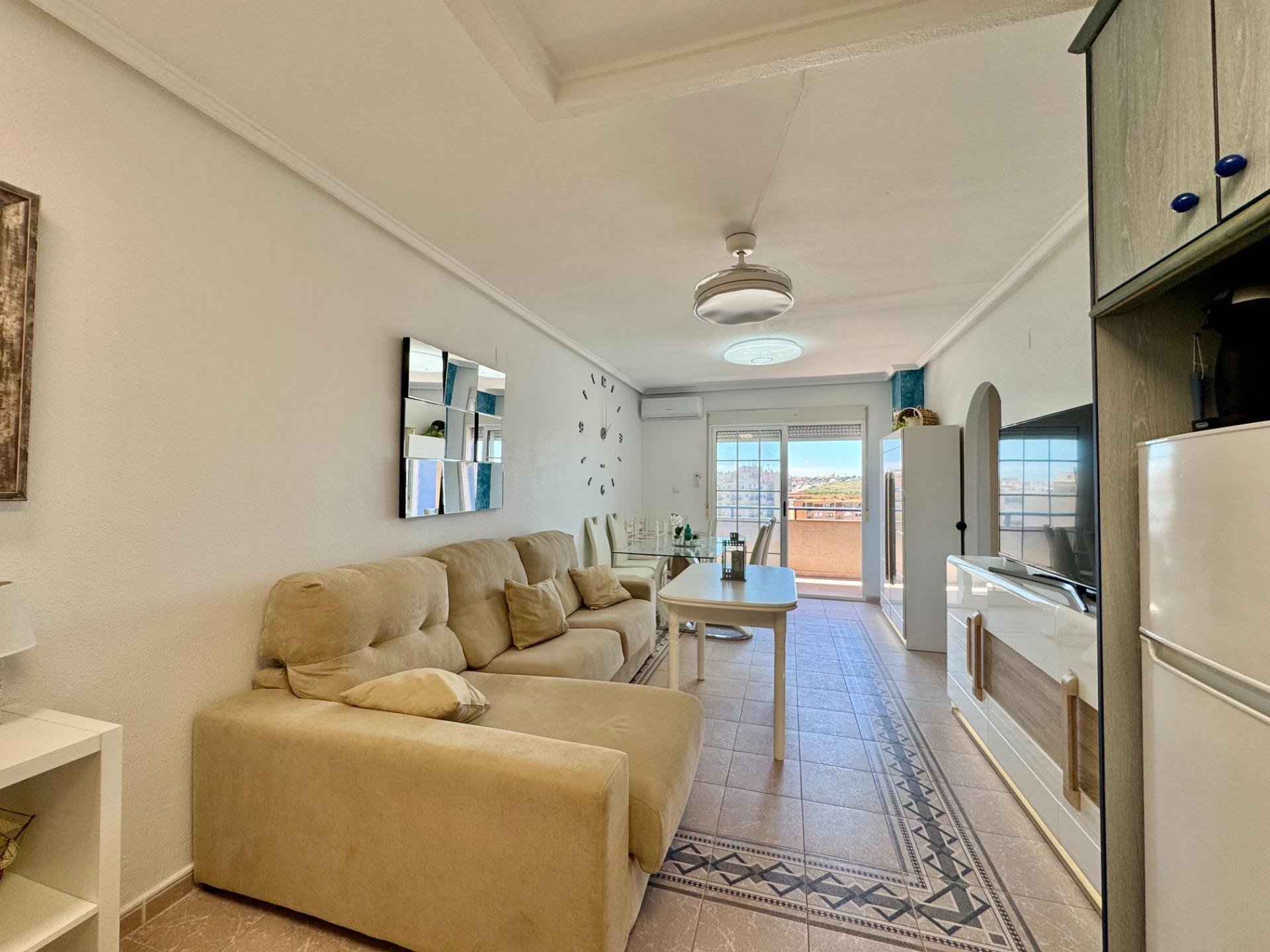 Apartment à Torrevieja, Alicante, Espagne 2 chambres, 53 m2 No. 189522