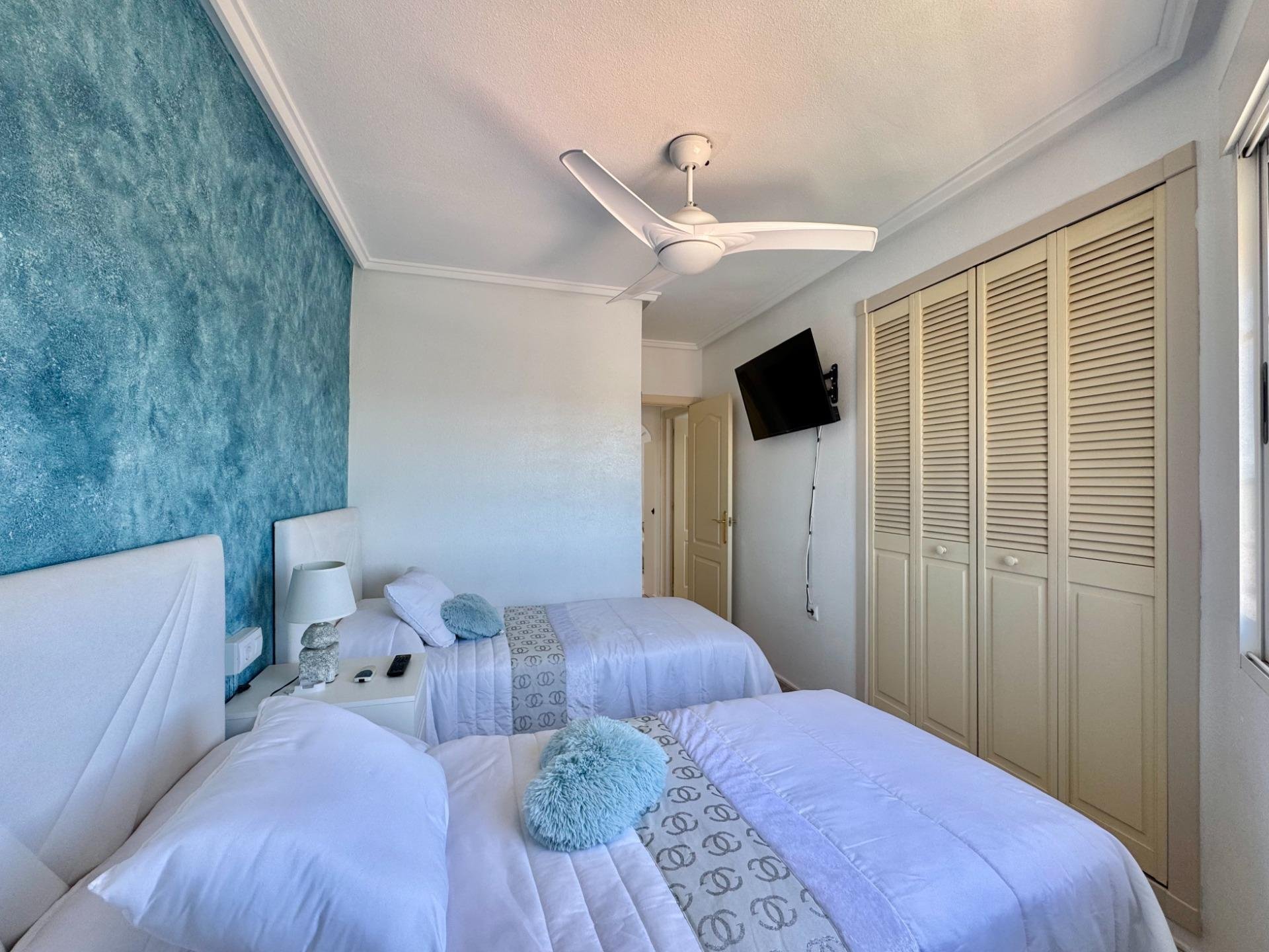 Apartment à Torrevieja, Alicante, Espagne 2 chambres, 53 m2 No. 189522