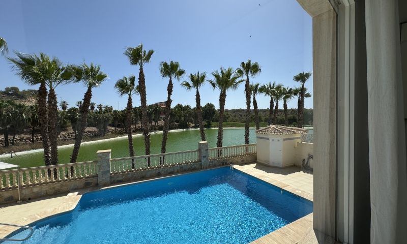 Villa à Alicante, Espagne 3 chambres, 132 m2 No. 189518