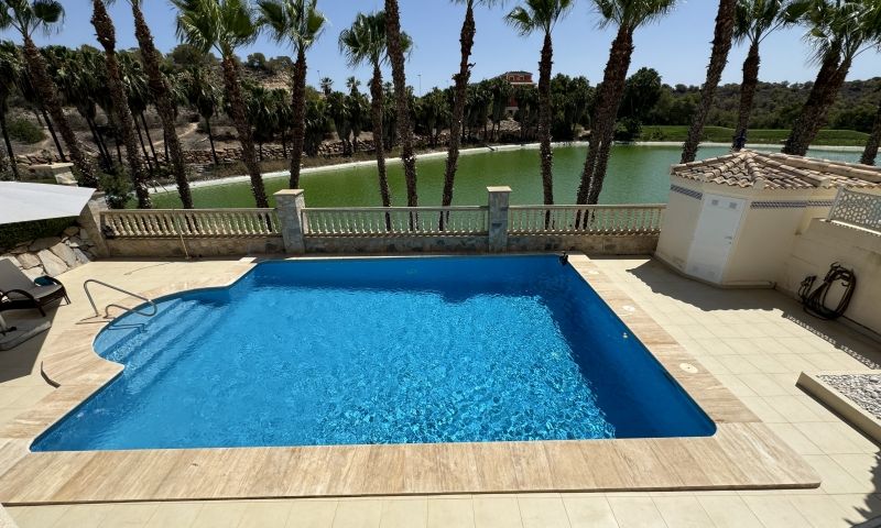 Villa à Alicante, Espagne 3 chambres, 132 m2 No. 189518