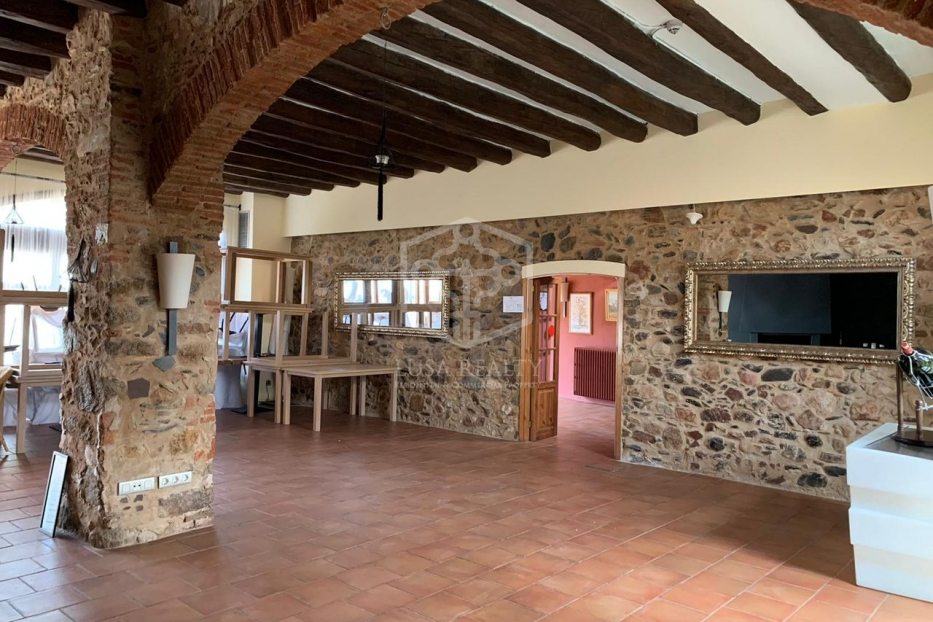 Commercial property à Barcelona, Espagne 12 chambres, 2299 m2 No. 78288