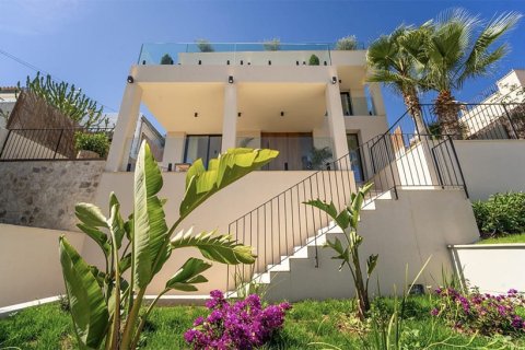 Villa en Santa Ponsa, Mallorca, España 3 dormitorios, 220 m2 No. 143976
