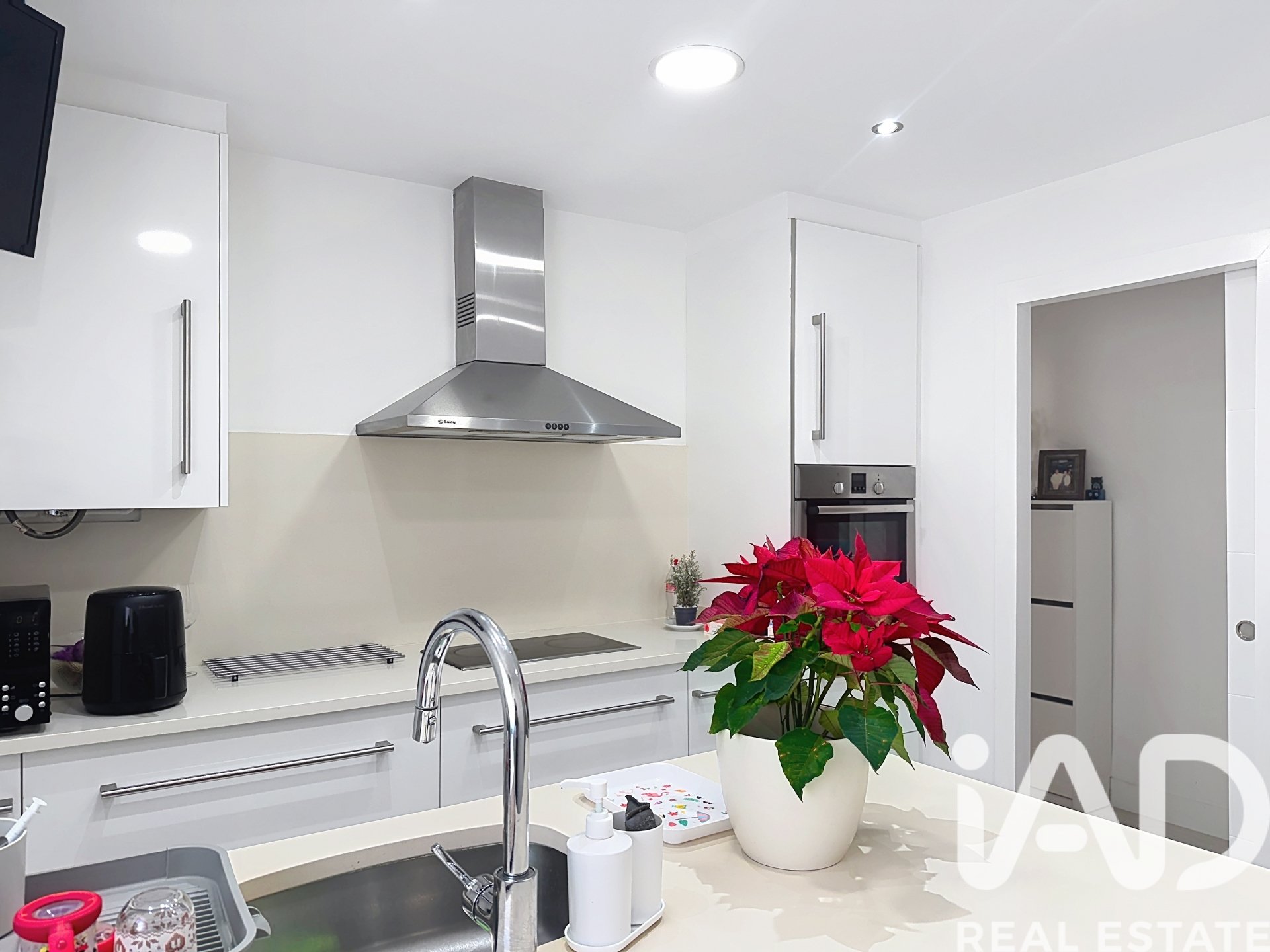 Apartment in Vilanova i la Geltru, Barcelona, Spain 3 bedrooms, 110 sq.m. No. 172881