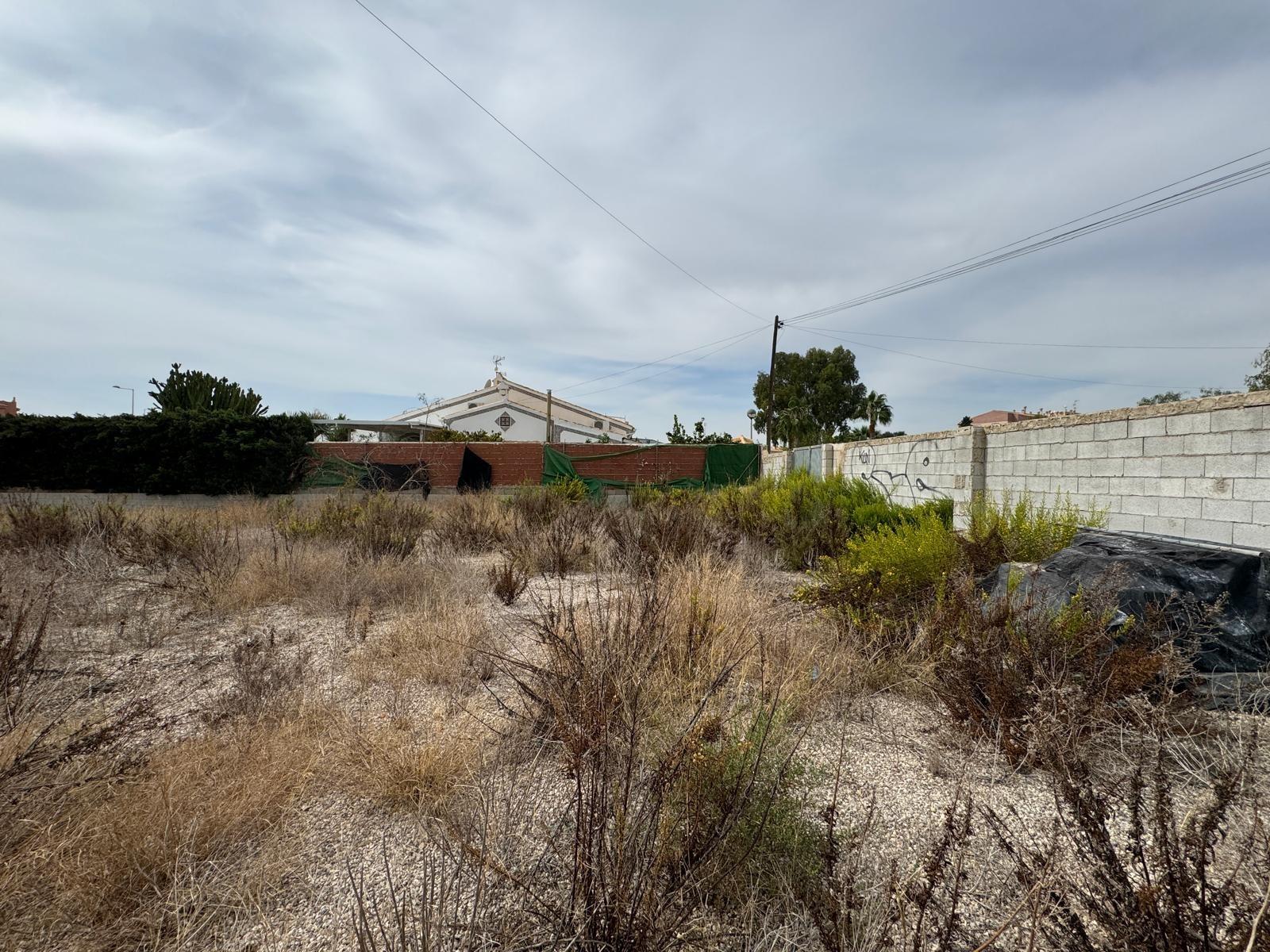 Tontti Campoamor, Alicante, Espanja 135 m2 No. 109155