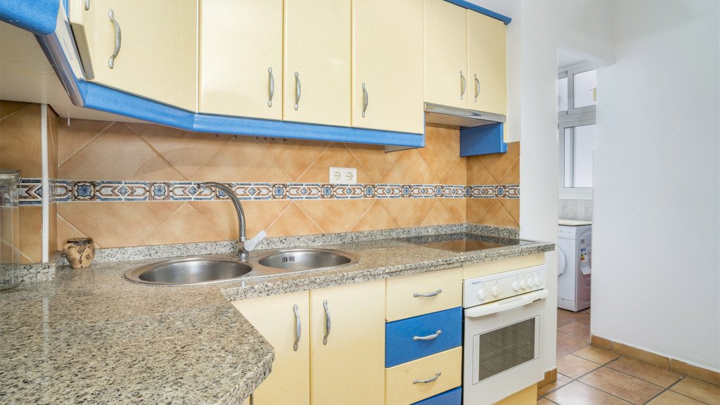 Apartamento en Estepona, Málaga, España 3 dormitorios, 92 m2 No. 107853