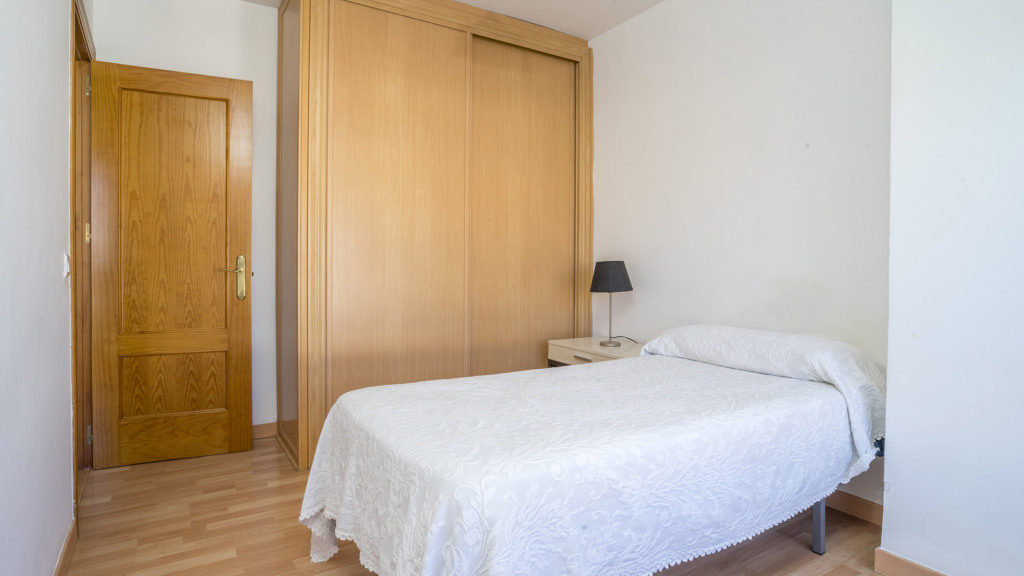 Apartamento en Estepona, Málaga, España 3 dormitorios, 92 m2 No. 107853