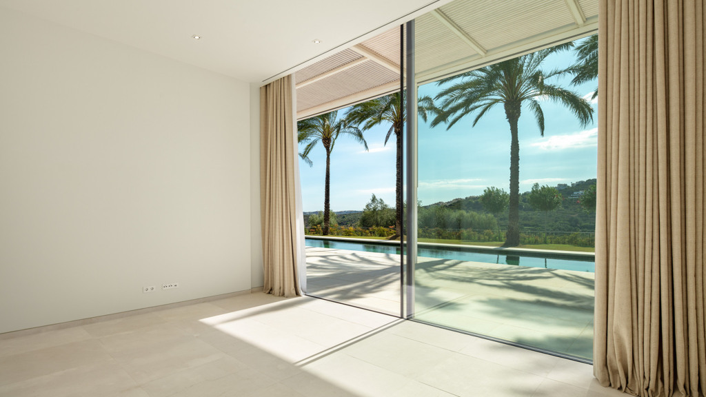 Villa i Casares, Malaga, Spanien 4 sovrum, 578 kvm. Nr. 106929