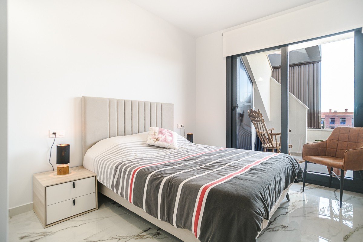 Apartamento en Alicante, España 2 dormitorios, 75 m2 No. 194581