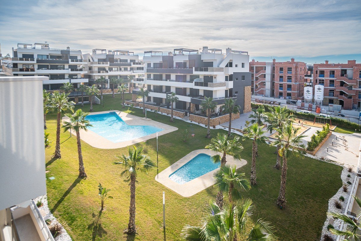 Apartamento en Alicante, España 2 dormitorios, 75 m2 No. 194581