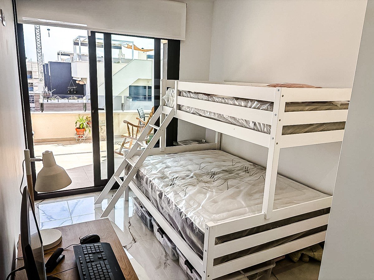 Apartamento en Alicante, España 2 dormitorios, 75 m2 No. 194581