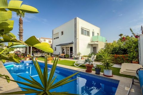 Villa i Torrevieja, Alicante, Spanien 2 sovrum, 130 kvm. Nr. 194580