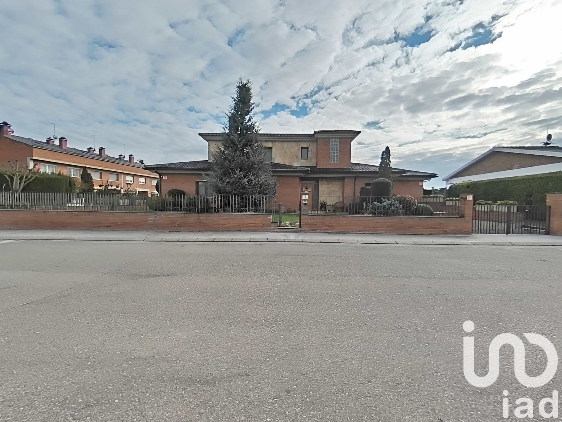 Сasa en Alpicat, Lérida, España 6 dormitorios, 376 m2 No. 153051