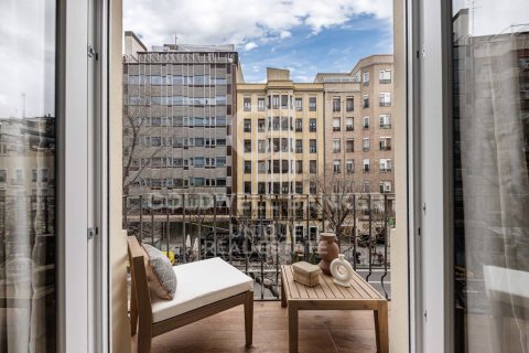 Apartment in Madrid, Spain 3 bedrooms, 160 sq.m. No. 158109