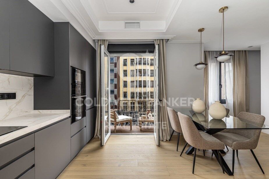 Apartamento en Madrid, España 3 dormitorios, 160 m2 No. 158109