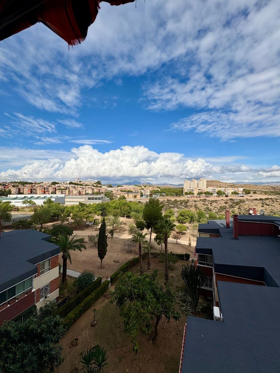 Lägenhet i Alicante, Spanien 3 sovrum, 120 kvm. Nr. 151381