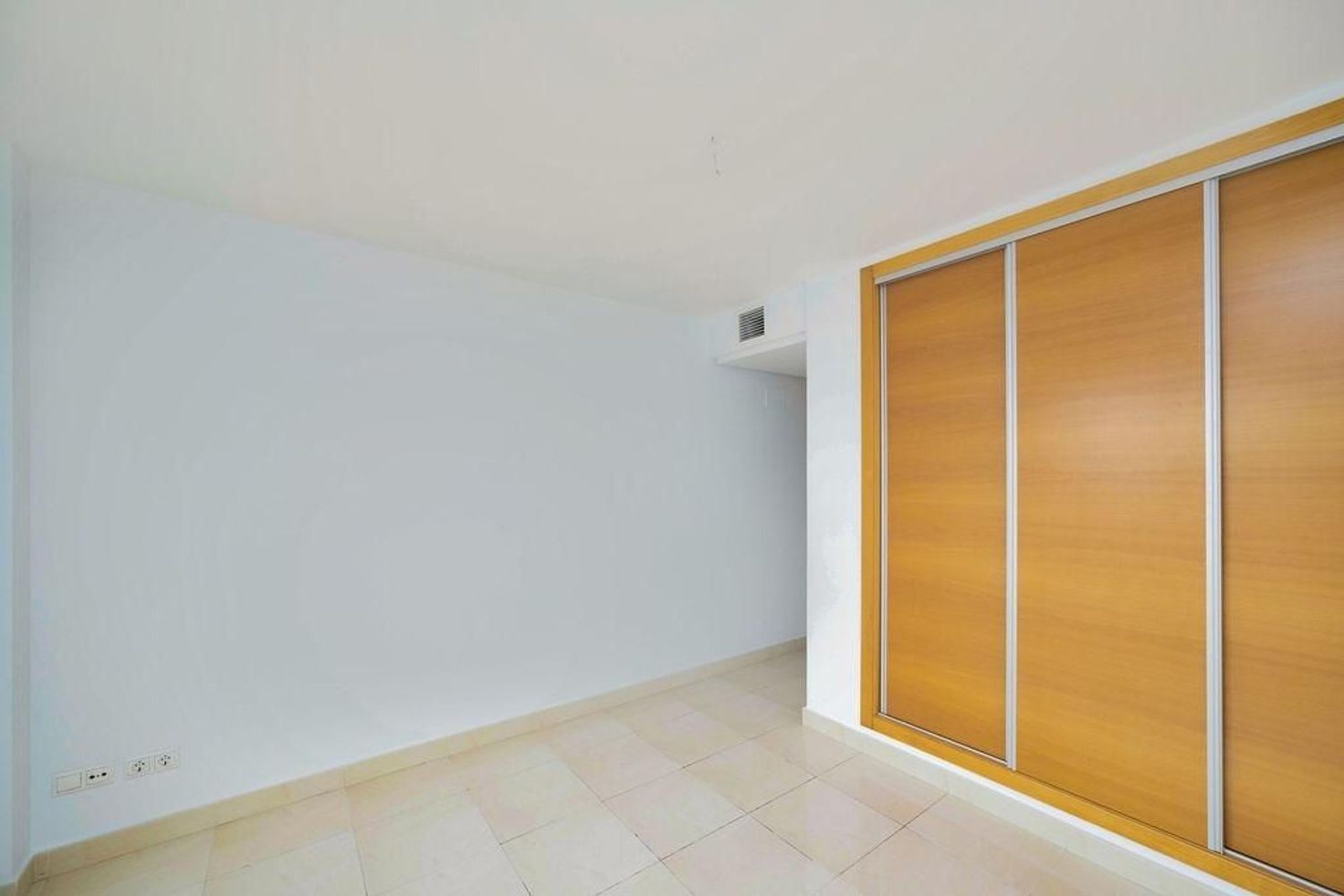 Appartamento a Alicante, Spagna 3 camere da letto, 113 mq. N° 151383