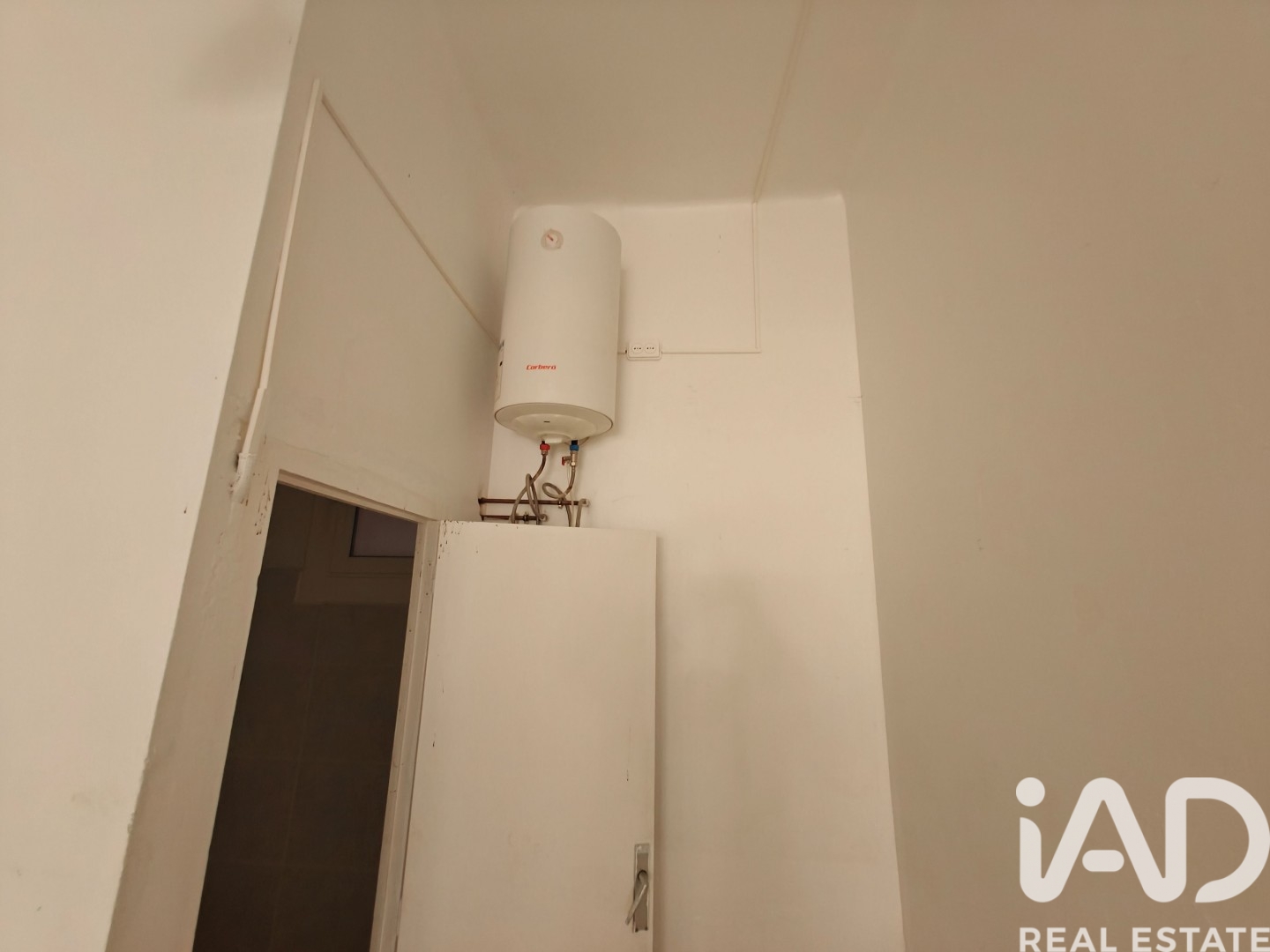 Commercial property in Barcelona, Spain 54 sq.m. No. 187903