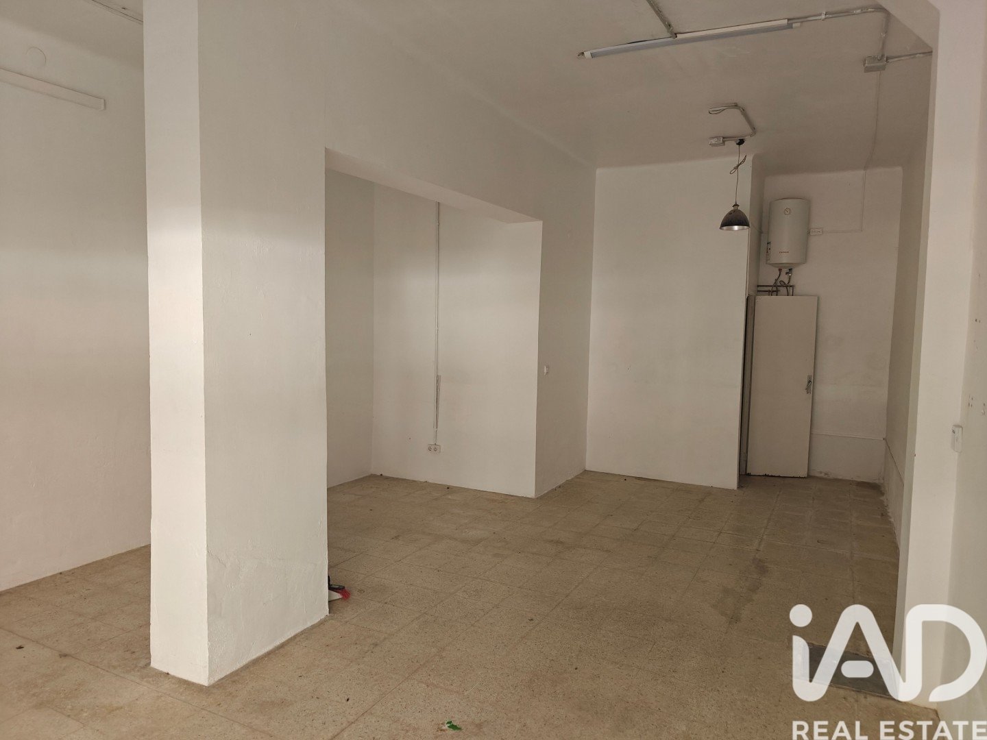 Commercial property in Barcelona, Spain 54 sq.m. No. 187903