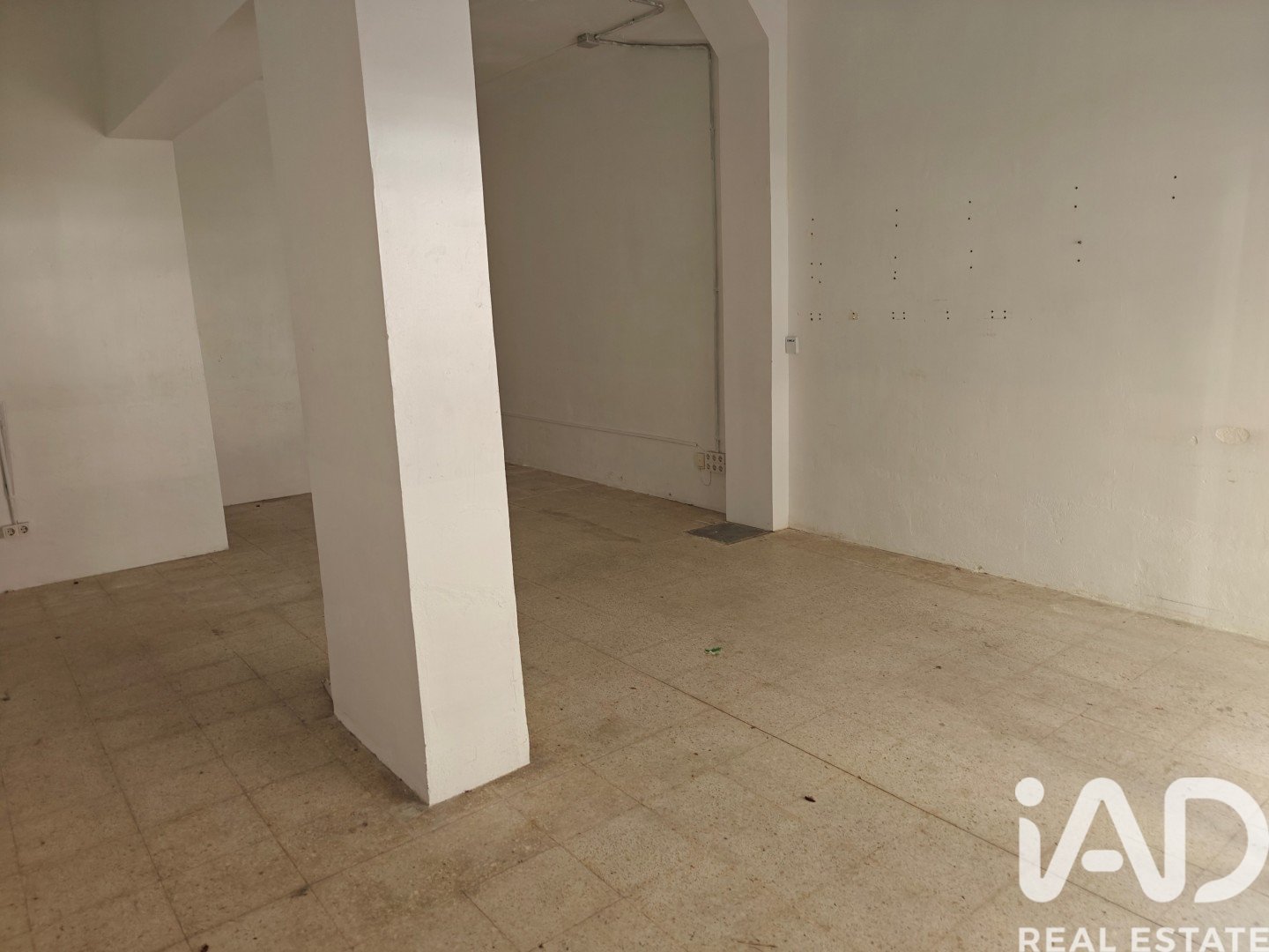 Commercial property in Barcelona, Spain 54 sq.m. No. 187903