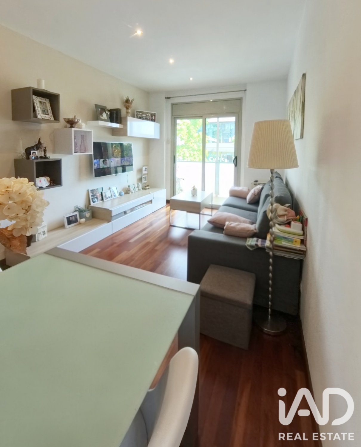 Apartment in Barcelona, Spain 3 bedrooms, 87 sq.m. No. 187902