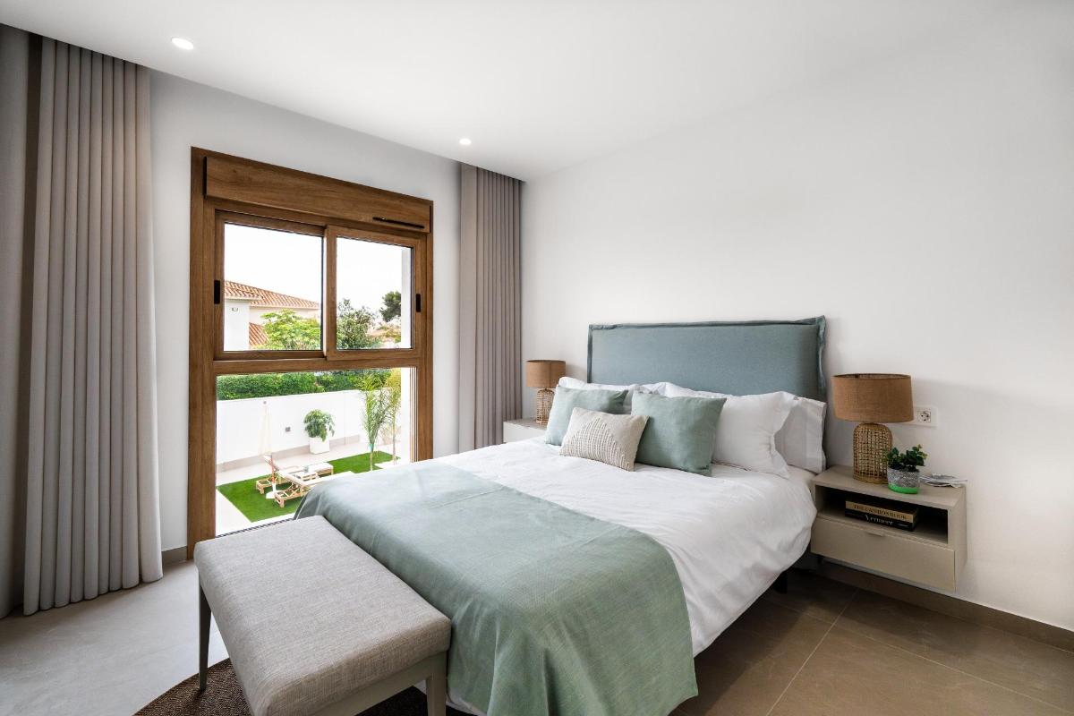 Villa in Alicante, Spain 4 bedrooms, 227 sq.m. No. 148910