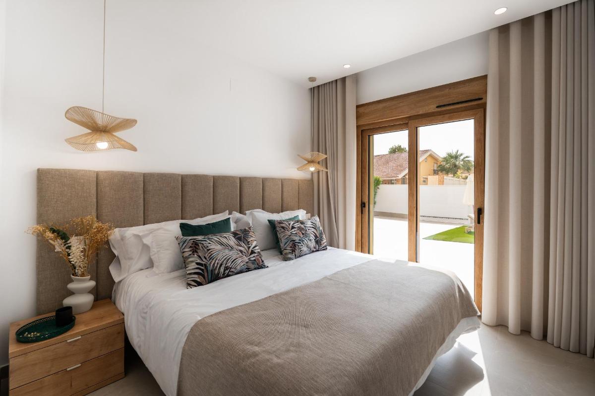 Villa in Alicante, Spain 4 bedrooms, 227 sq.m. No. 148910