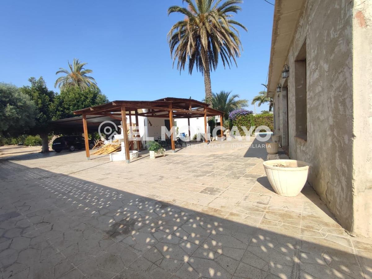 Villa a La Marina, Alicante, Spagna 5 camere da letto, 191 mq. N° 148914