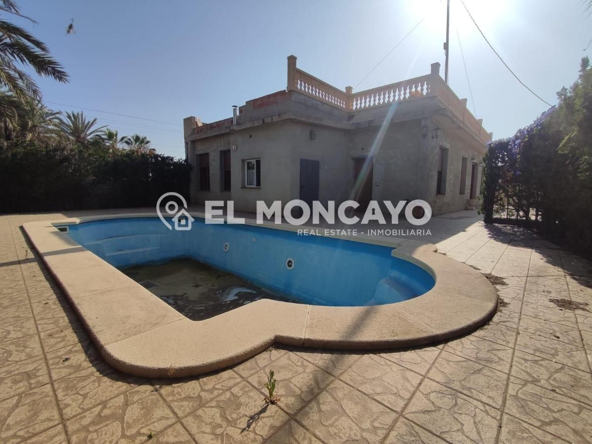 Villa a La Marina, Alicante, Spagna 5 camere da letto, 191 mq. N° 148914