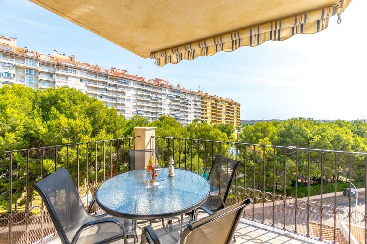 Apartamento en Alicante, España 2 dormitorios, 67 m2 No. 148911