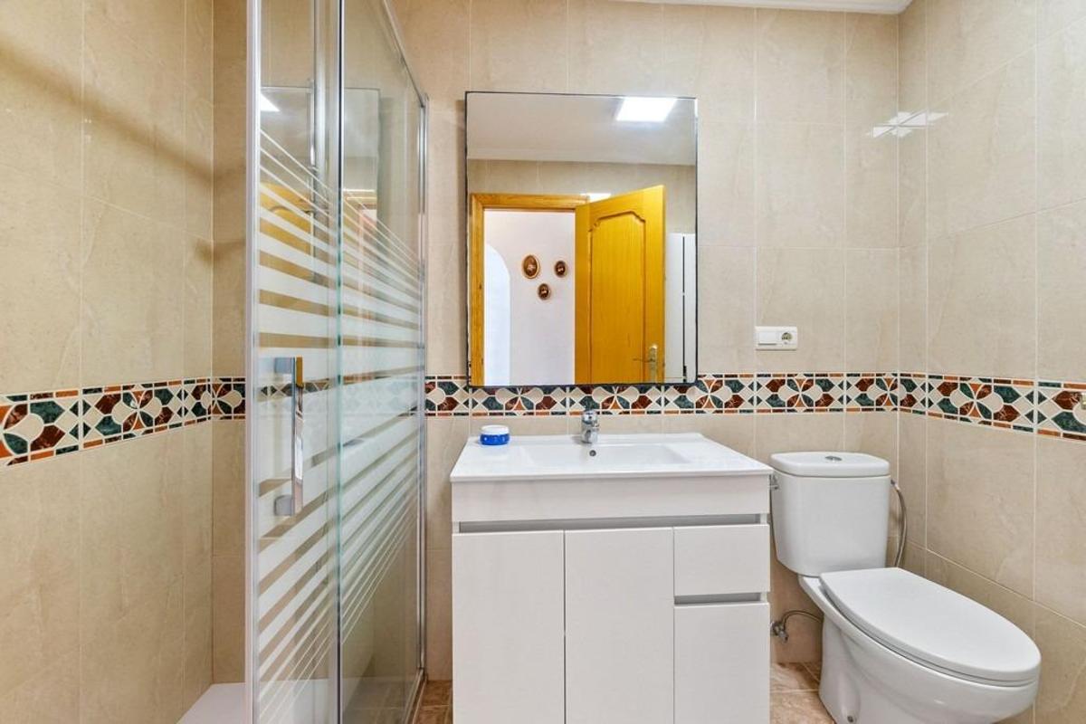 Apartamento en Alicante, España 2 dormitorios, 67 m2 No. 148911