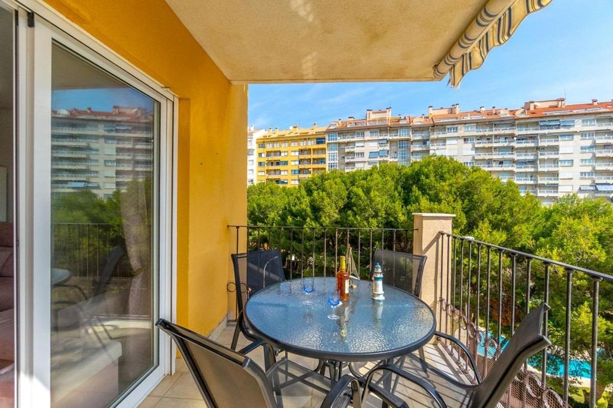 Apartamento en Alicante, España 2 dormitorios, 67 m2 No. 148911