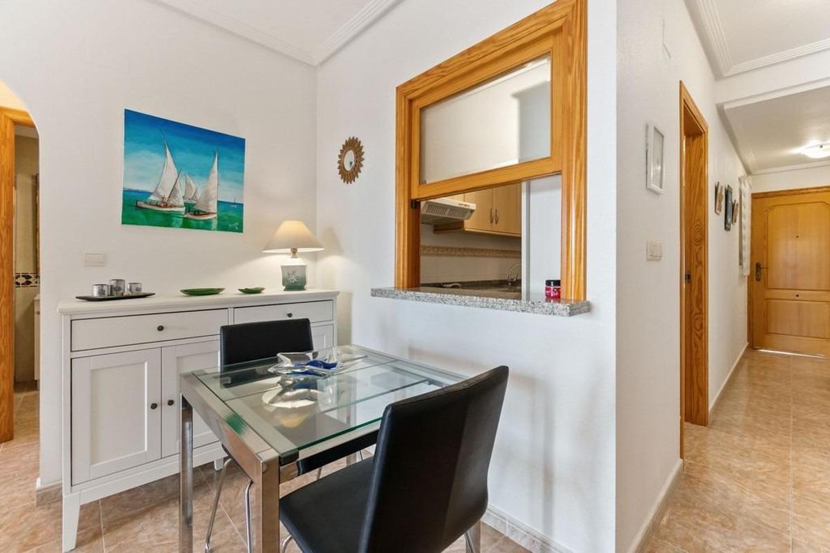 Apartamento en Alicante, España 2 dormitorios, 67 m2 No. 148911
