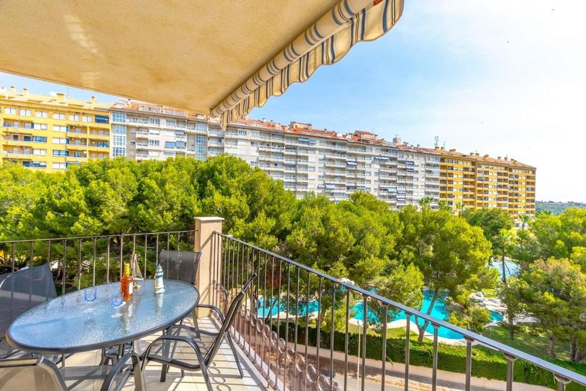Apartamento en Alicante, España 2 dormitorios, 67 m2 No. 148911