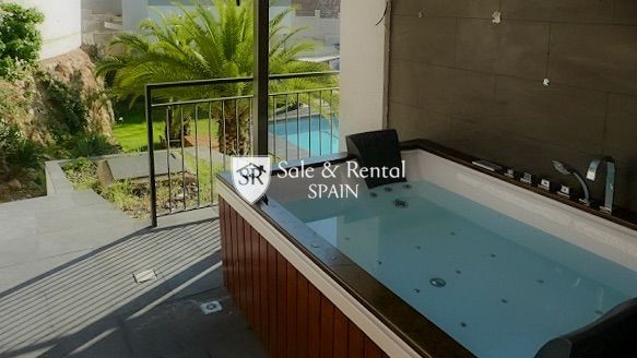 Māja Lloret de Mar, Girona, Spānijā 4 istabas, 300 m2 Nr. 166380
