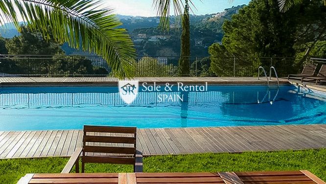 Māja Lloret de Mar, Girona, Spānijā 4 istabas, 300 m2 Nr. 166380