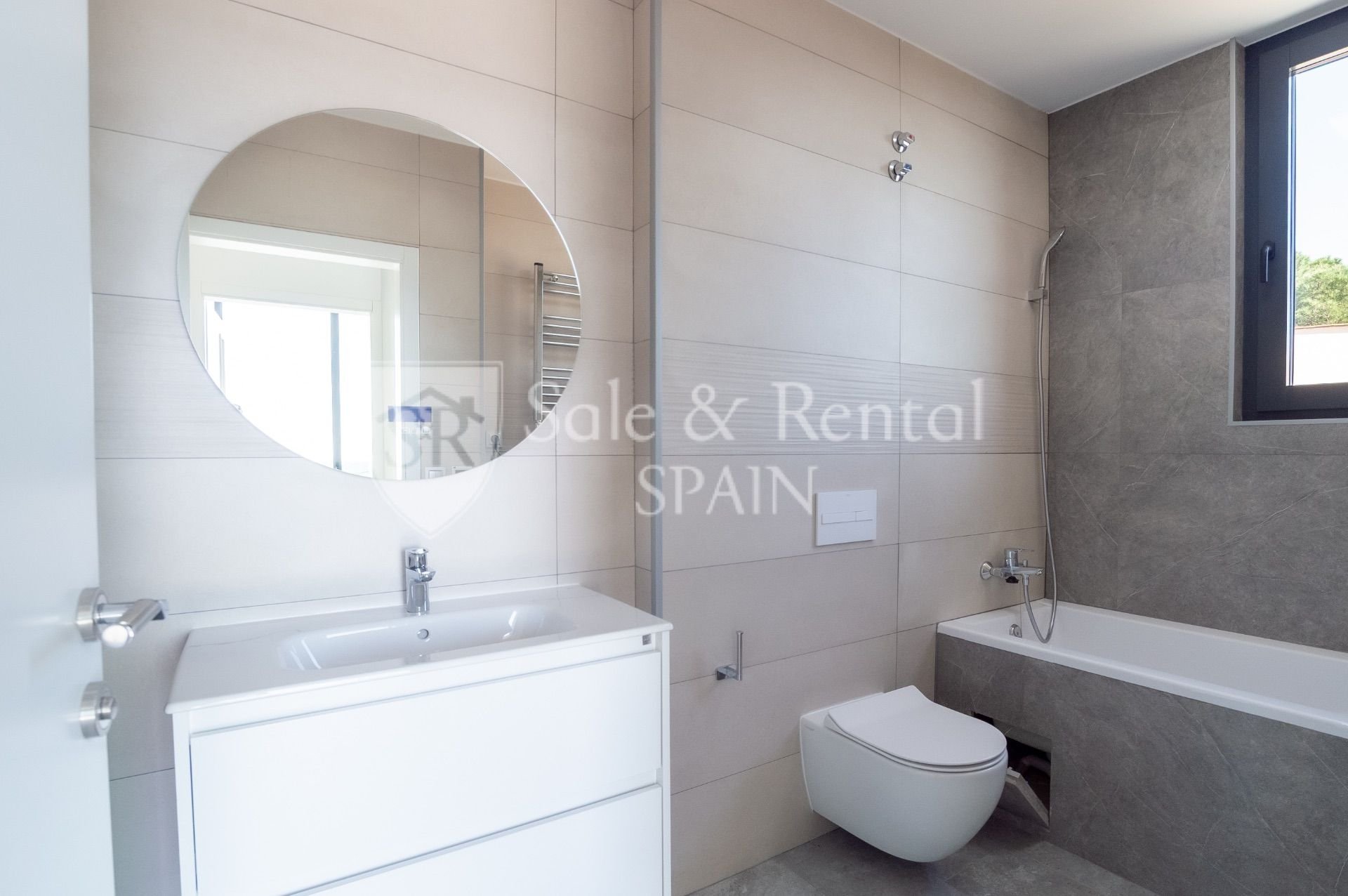 Māja Lloret de Mar, Girona, Spānijā 3 istabas, 270 m2 Nr. 166378