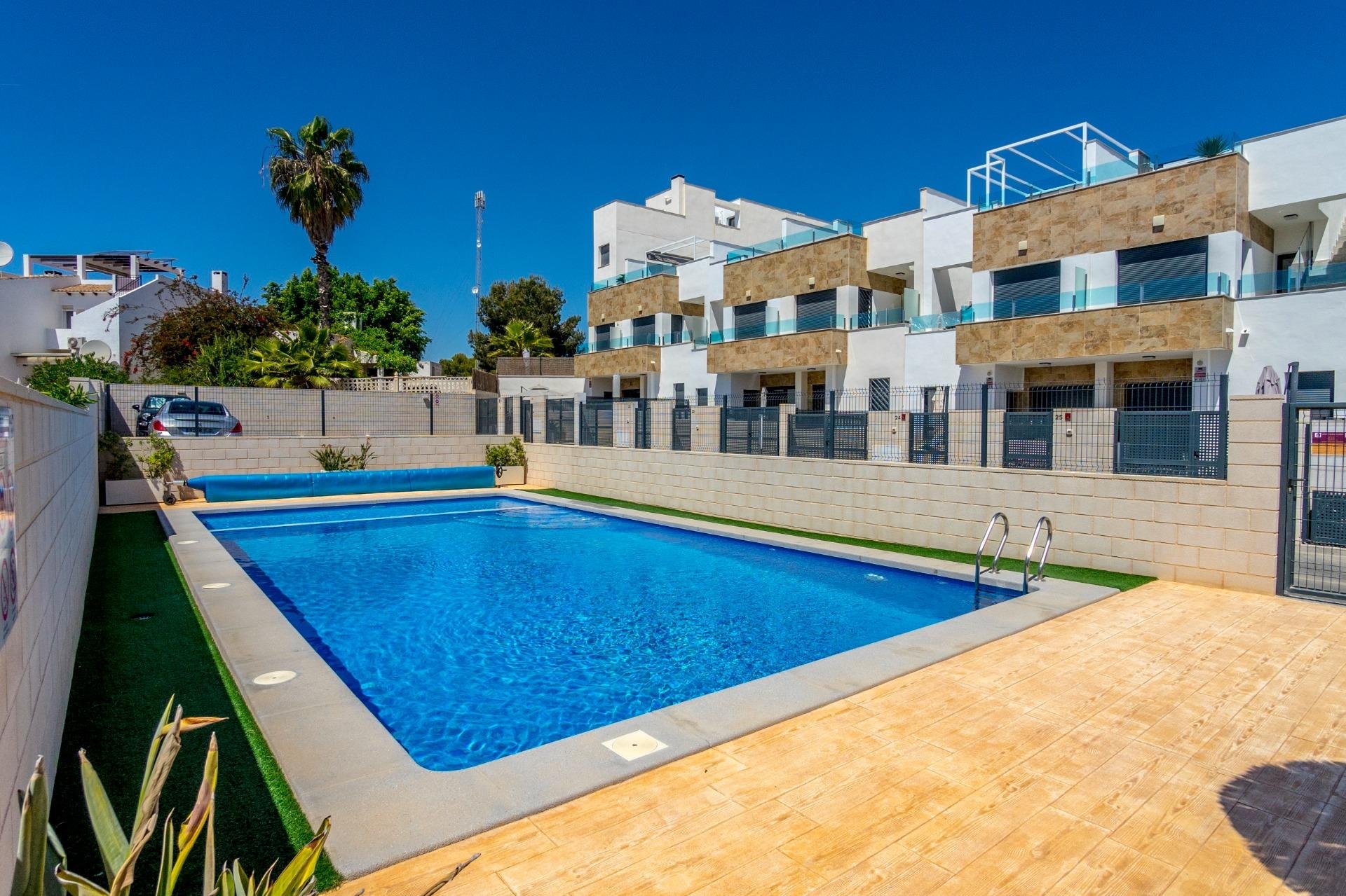 Townhouse à Villamartin, Alicante, Espagne 3 chambres, 134 m2 No. 189721